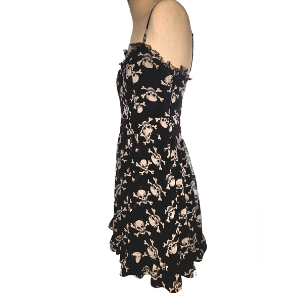 Royal Bones ☠️baby doll dress w/ ruffles sweetheart neckline spaghetti straps M - Picture 5 of 6